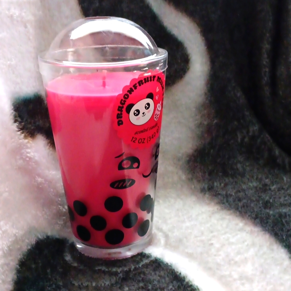 Dragonfruit Milk Tea Scented Candle-Nwt - Picture 2 of 4